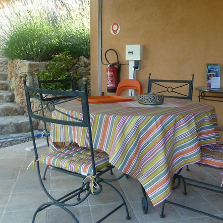 Mas De L'Olivette Acomodação com café da manhã Cotignac Exterior foto